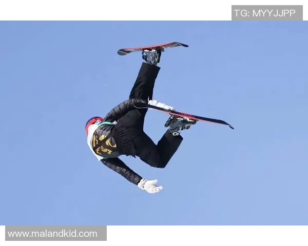 谷爱凌云顶站三连冠摘赛季世界杯首金：冰雪之巅，王者归来！